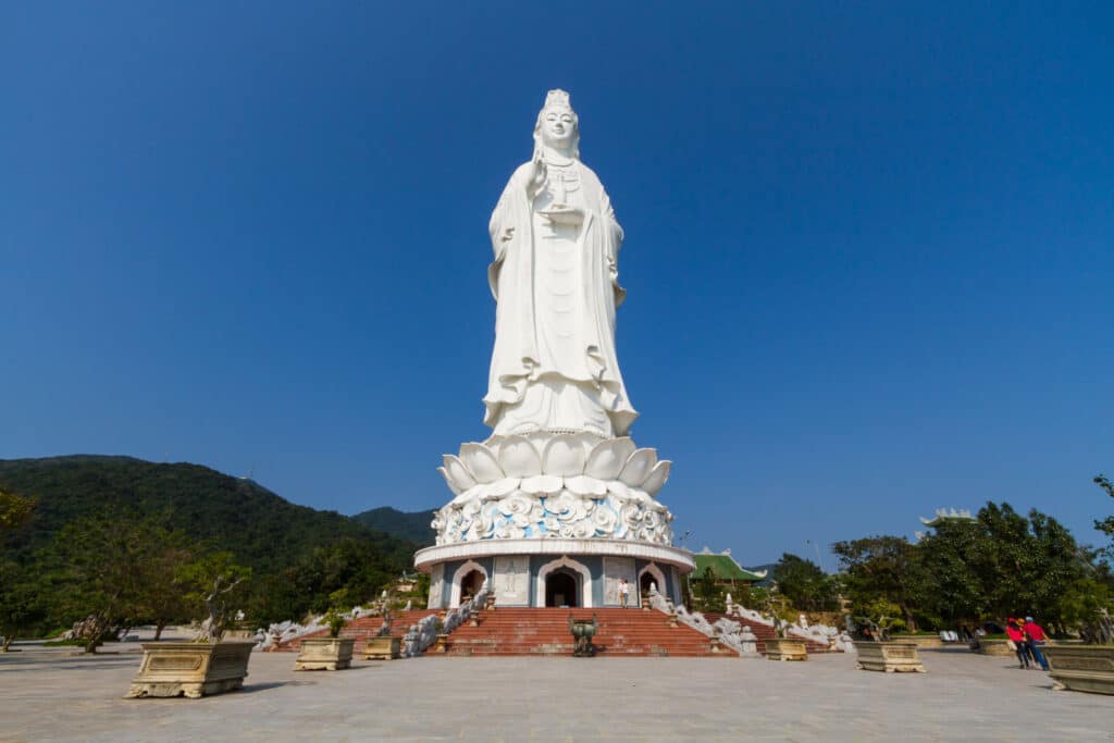 Chùa Linh Ẩn, tượng Phật lớn nhất Việt Nam