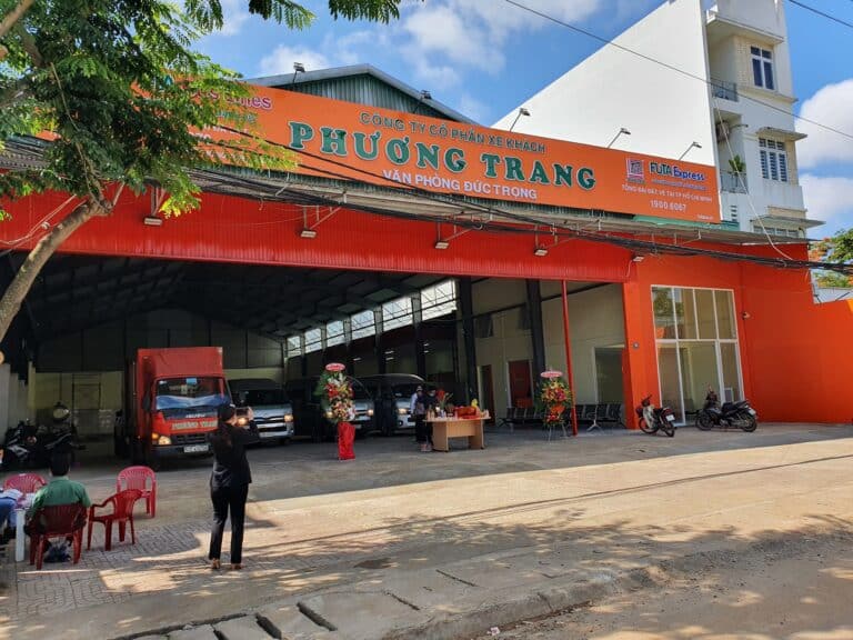 Nhà xe Phương Trang